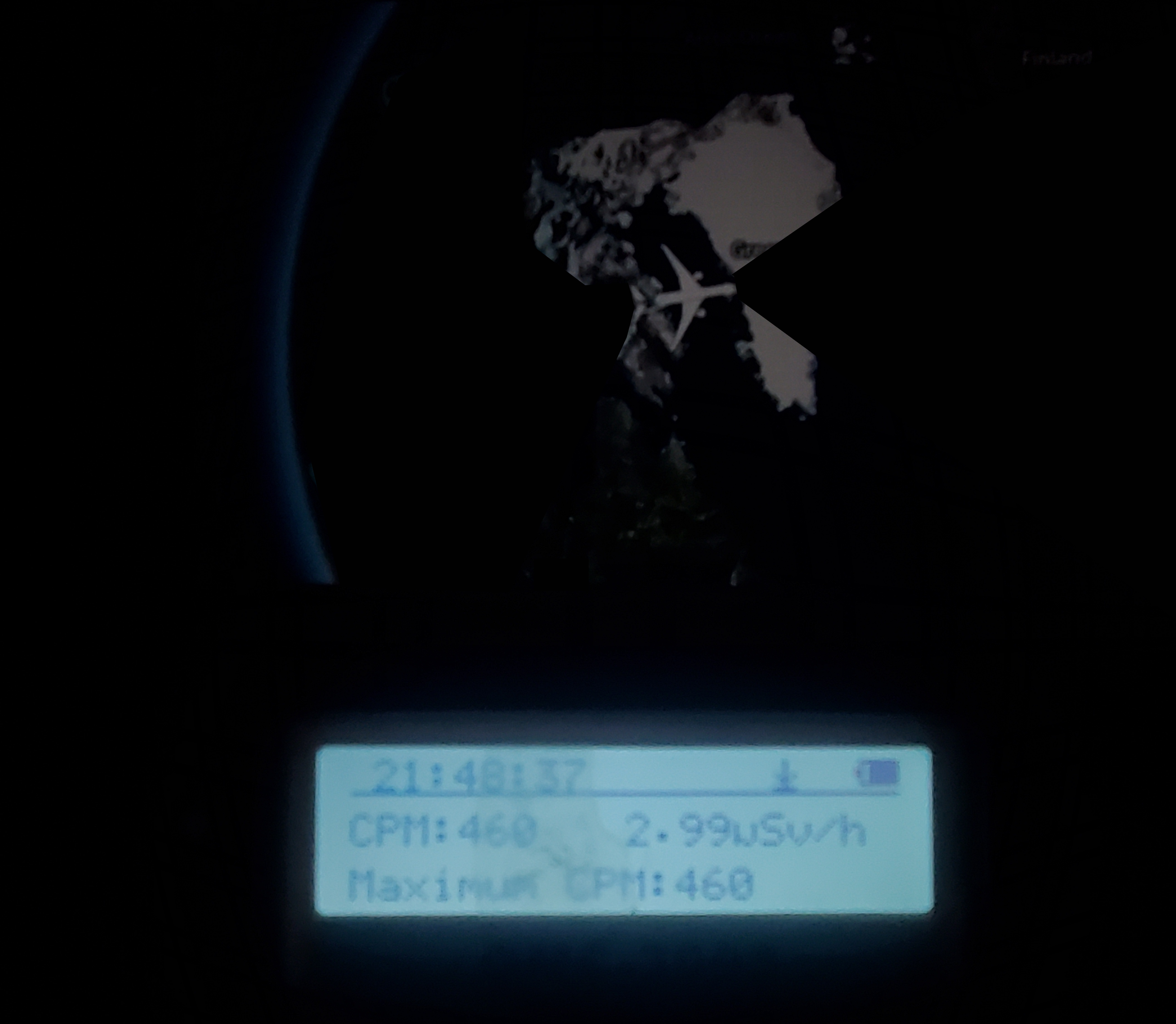 A reading in between Nunavut, Canada, and Greenland. No altitude reading, 460cpm, 2.99uSv/h, maxmimum read is 460cpm.